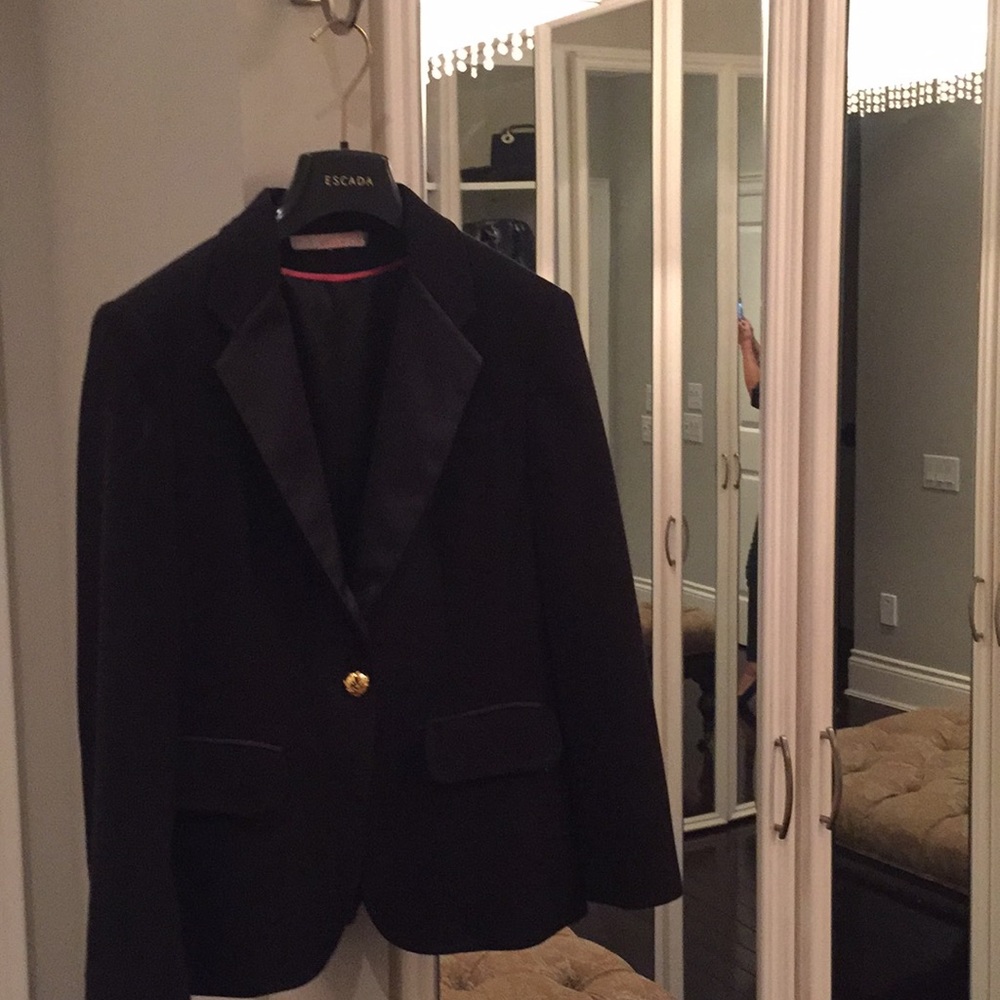 Tuxedo style ladies jacket